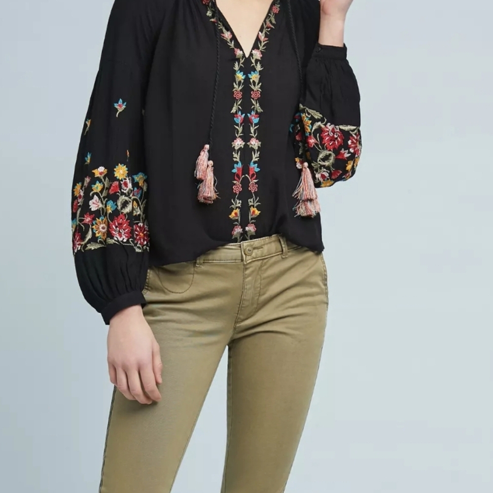 Antropologie Maeve Lenie Peasant Top Black Floral Embroidered Tasscols